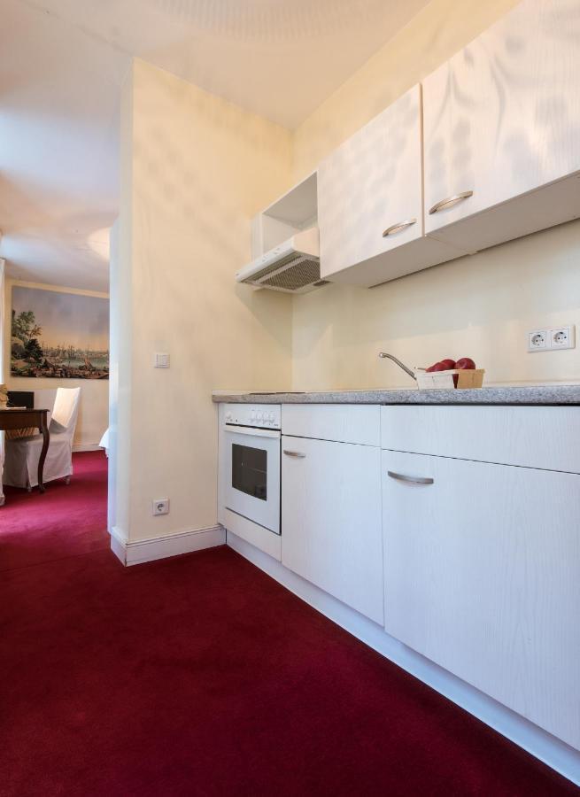 Dirazi Guesthouse & Apartments Gmbh Frankfurt am Main Dış mekan fotoğraf
