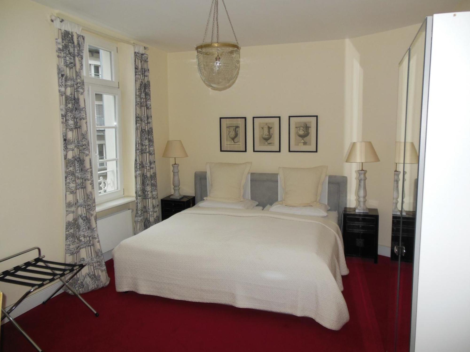 Dirazi Guesthouse & Apartments Gmbh Frankfurt am Main Dış mekan fotoğraf