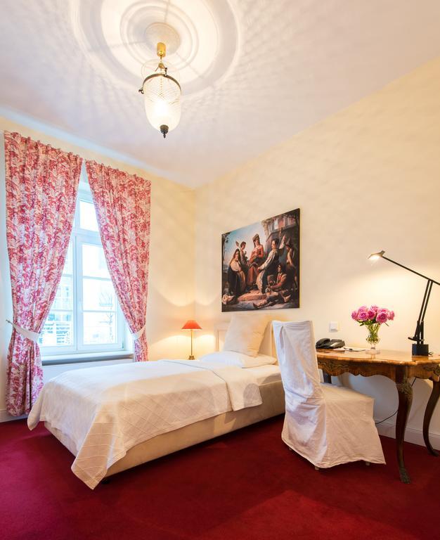Dirazi Guesthouse & Apartments Gmbh Frankfurt am Main Dış mekan fotoğraf