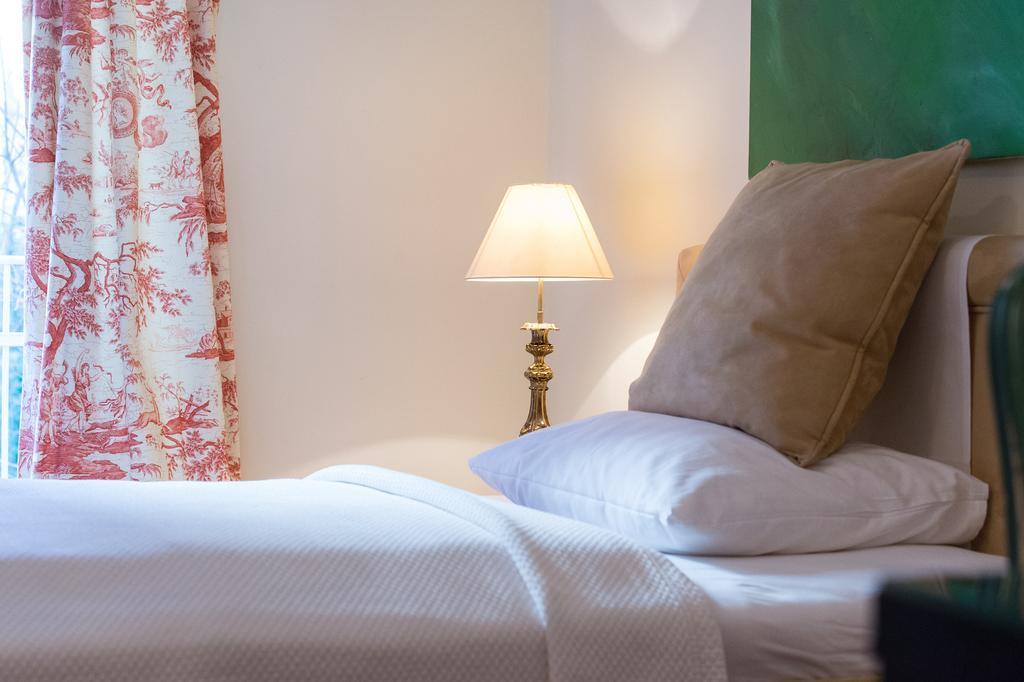 Dirazi Guesthouse & Apartments Gmbh Frankfurt am Main Dış mekan fotoğraf