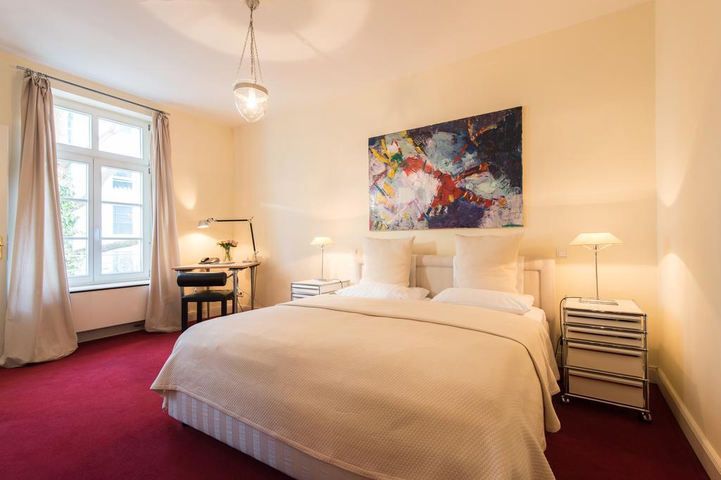 Dirazi Guesthouse & Apartments Gmbh Frankfurt am Main Dış mekan fotoğraf