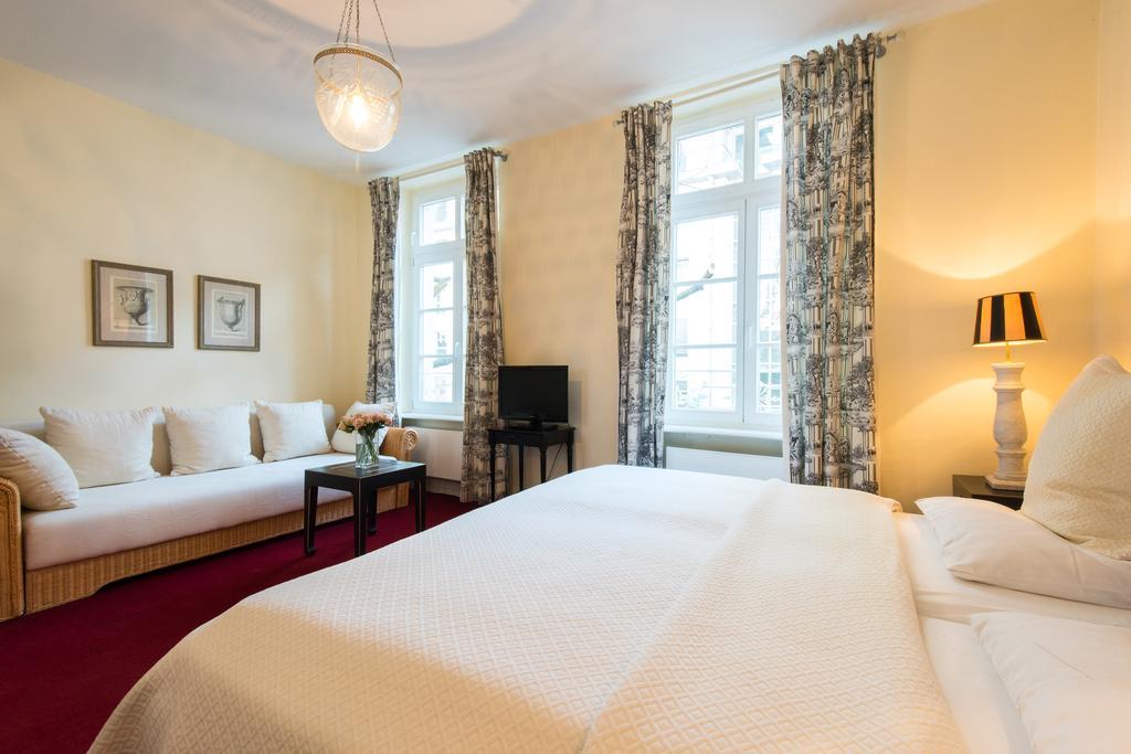 Dirazi Guesthouse & Apartments Gmbh Frankfurt am Main Dış mekan fotoğraf