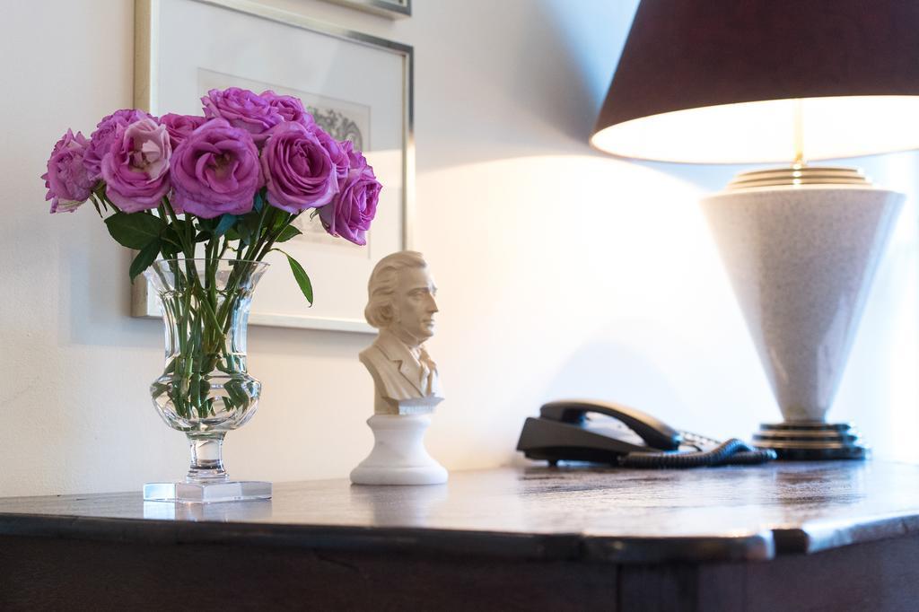Dirazi Guesthouse & Apartments Gmbh Frankfurt am Main Dış mekan fotoğraf